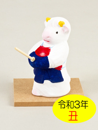 E002-002 干支・丑（うし）剣道人形（白）【博多人形】
